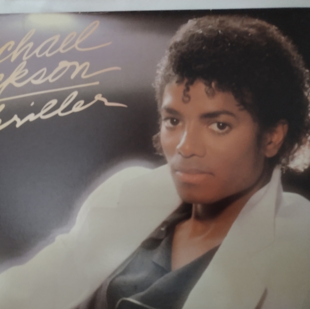 VINTAGE VINYL!! MICHAEL JACKSON "THRILLER", Excellent preloved vintage condition